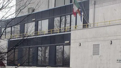 Padova 02 gennaio 2005 G.M...Via Pettinati:esterno scuola superiore Severi..(CARRAI) Via Pettinati:esterno scuola superiore Severi (CARRAI)