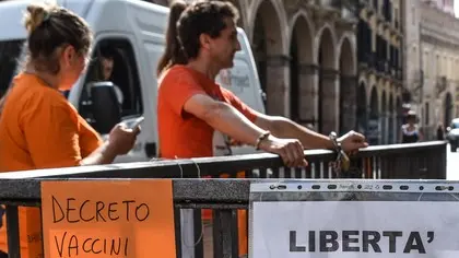 BARON-AGENZIA BIANCHI-PADOVA-ATTIVISTI MANIFESTANO PACIFICAMENTE CONTRO L'OBBLIGO DI VACCINAZIONE