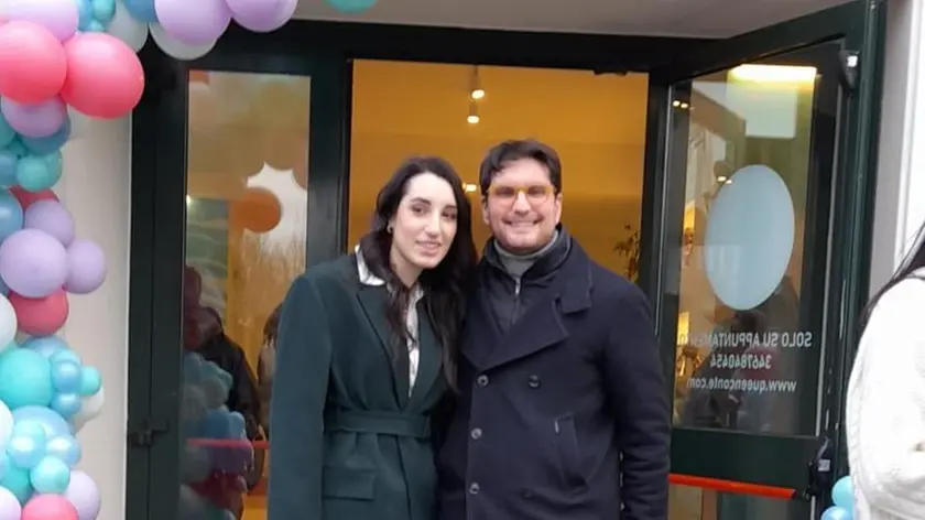Jenny Conte e il sindaco Gianmaria Boscaro all'inaugurazione del secondo centro estetico