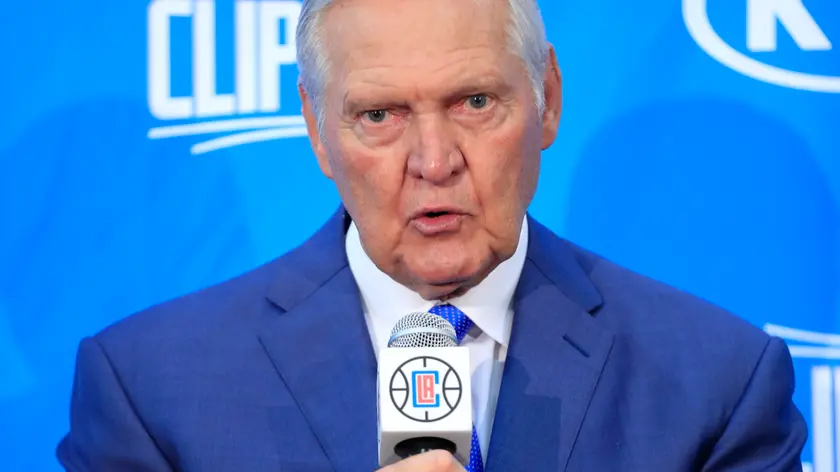 epa11405903 (FILE) - NBA basketball legend Jerry West addresses the media after it was announced that he will join the Los Angeles Clippers as a consultant, in Playa del Rey, California, USA, 19 June 2017 (re-issued 12 June 2024). Jerry West passed away at the age of 86 on 12 June 2024, the Los Angeles Clippers announced. EPA/MIKE NELSON *** Local Caption *** 53595472