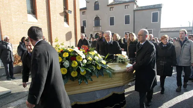 BELLUCO FUNERALE ZAMPIERI CORNEGLIANA DUE CARRARE