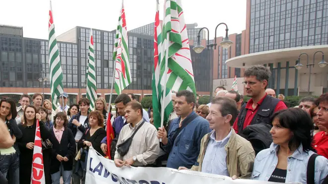 28 settembre 2005 Protesta operai FINMEK (CARRAI) protesta operai Finmek CARRAI