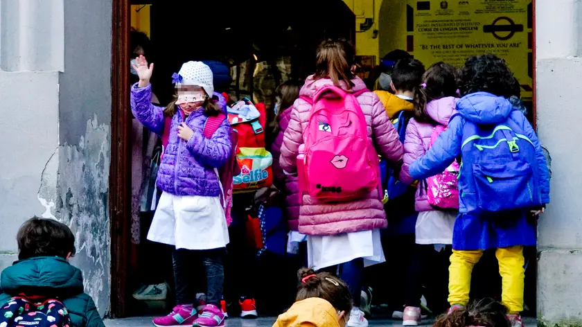 A moment of the reopening of elementary school 'Vanvitelli' in the ditrict of 'Vomero' during coronavirus covid19 emergency, Naples, 25 November 2020. ANSA/CIRO FUSCO