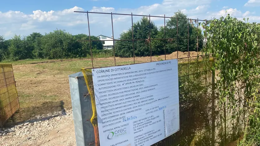 Il cantiere dove sorgerà il nuovo ristorante fastfood