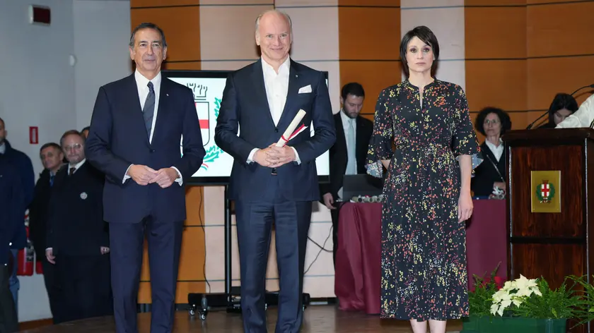 Consegna degli Ambrogini d' Oro di parte del sindaco Giseppe Sale e Elena Buscemi al Teatro Dal Verme, nella foto Attestato Gianandrea Noseda