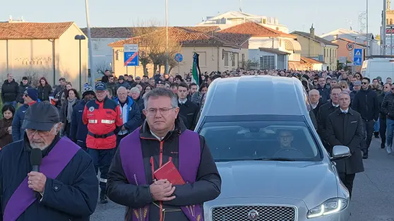 POLETTO-FOTOPIRAN-CODEVIGO-FUNERALE ADRIANO VIALE