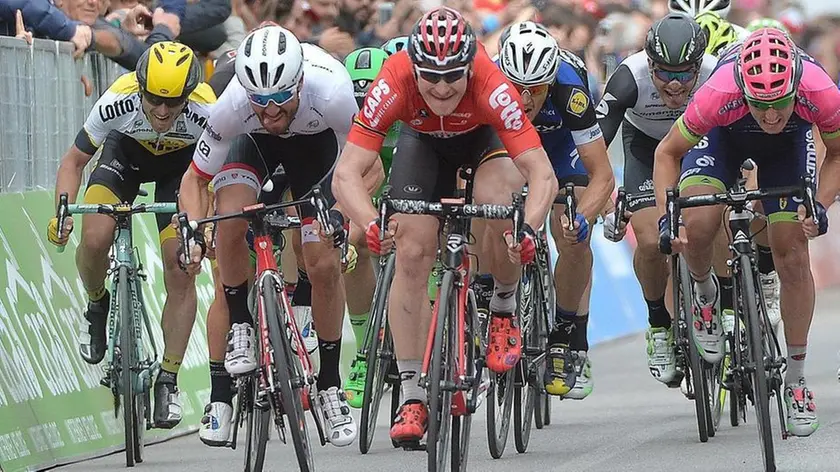 Andre Greipel of Lotto Soudal crosses the finish line to win the seventh stage of the Giro d'Italia 2016, Sulmona to Foligno 211 km, Italy, 13 May 2016. ANSA/LUCA ZENNARO
