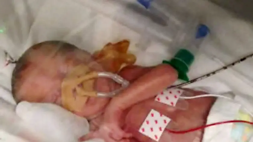 Villa del Conte(PD), 19 marzo 2020 I due coniugi Samuele Caon e Jenni Beghin, con il figlio neonato Alessandro Caon