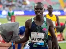 epa10661261 Emmanuel Wanyonyi of Kenya reacts after winning the Men 800 meters at the Diamond League meeting in Rabat, Morocco, 28 May 2023. EPA/JALAL MORCHIDI