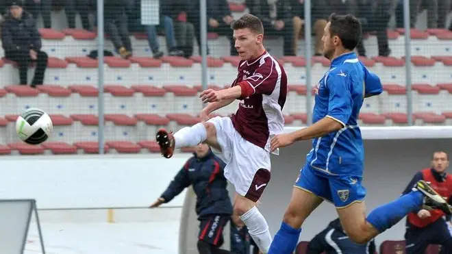 (CRUCCU) PORTOGRUARO 04/12/2011 MATTEO BOEM.PORTOGRUARO (MAGLIA GRANATA) VS FROSINONE.N¡11 CORAZZA (PORTOGRUARO)..