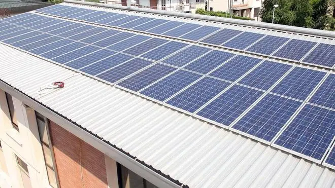 SALMASO - FOTOVOLTAICO SCUOLE DI PONTEVIGODARZERE SALMASO - FOTOVOLTAICO SCUOLE DI PONTEVIGODARZERE