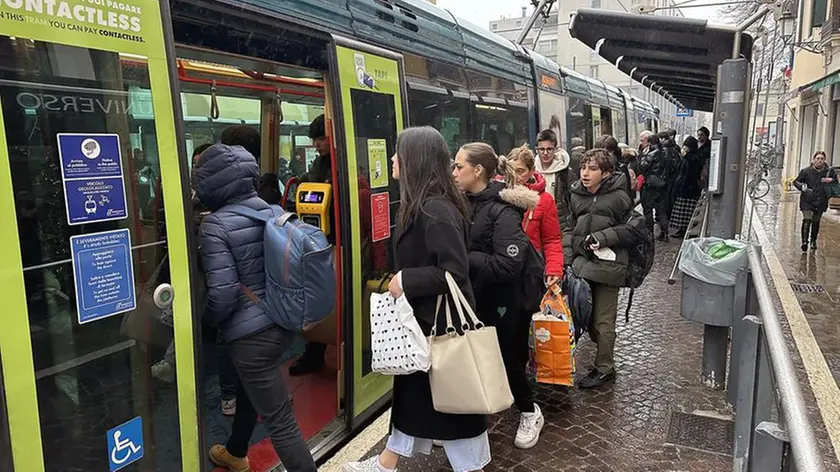 Sempre più furti a bordo dei tram a Padova