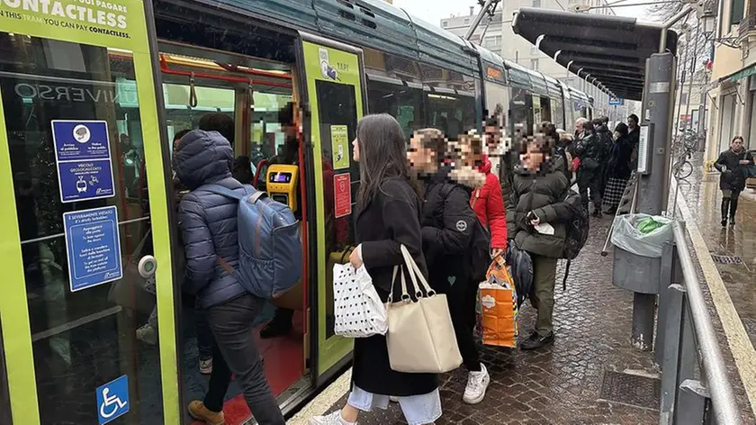 Sempre più furti a bordo dei tram a Padova