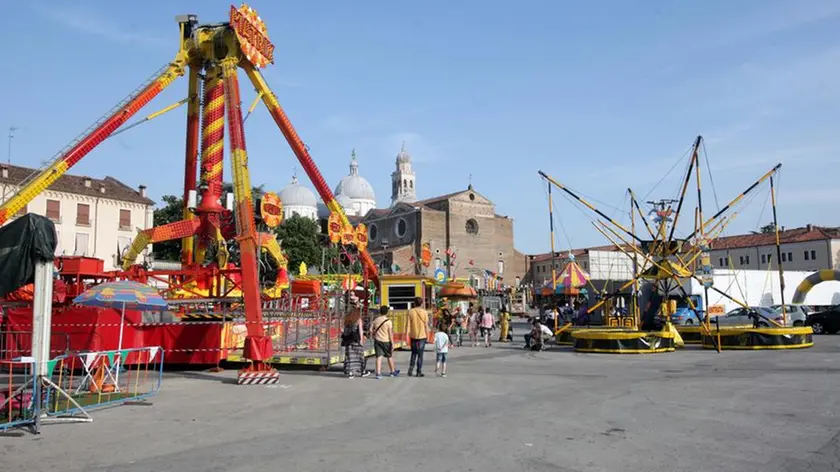 Giostre in Prato della Valle: le nuove regole impongono lo stop per le giostre alte