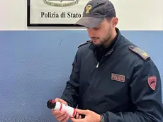 Lo spray al peperoncino sequestrato dalla Polizia