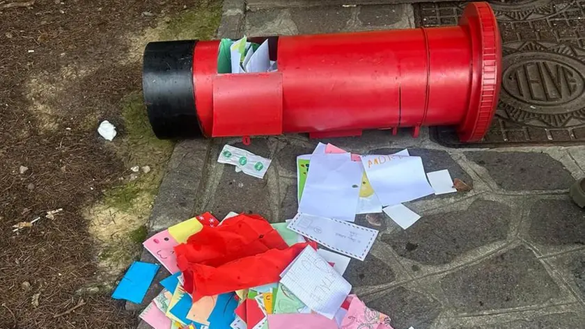 Vandalizzata la cassetta delle lettere di Babbo Natale