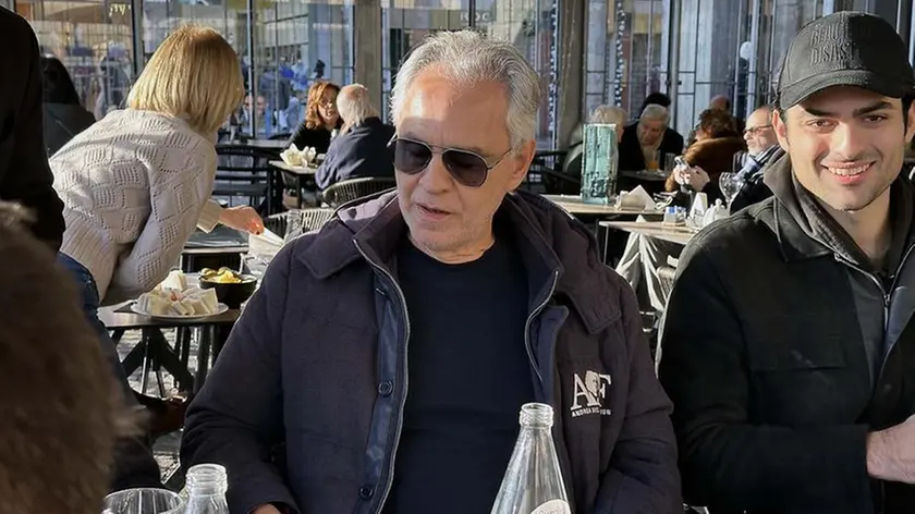 Andrea Bocelli al Caffè Cavour a Padova (foto Bianchi)