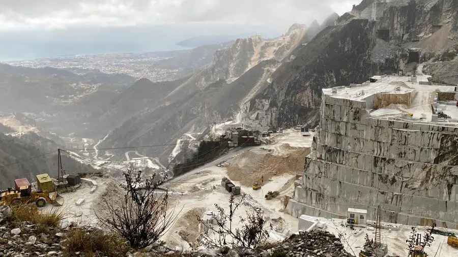 Cave di marmo sulle Apuane a Carrara, nel bacino di Fantiscritti