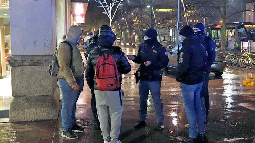 PADOVA - OPERAZIONE sicurezza POLIZIA IN STAZIONE, blitz interforze, i controlli, controllo, agenti, poliziotti