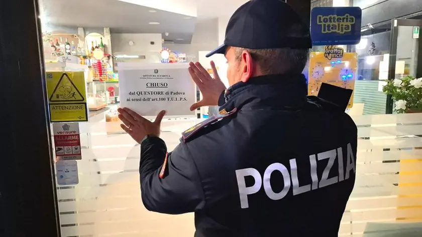 La chiusura del locale a Padova