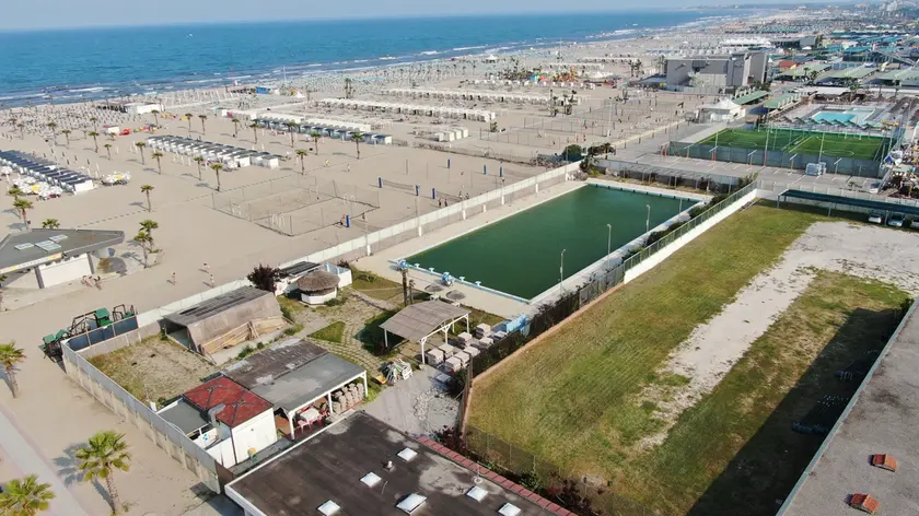 La vecchia piscina comunale di Sottomarina