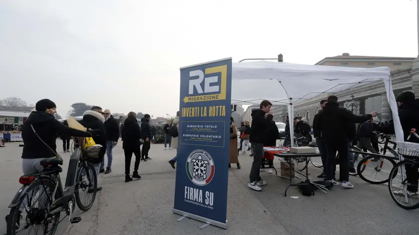 Il banchetto di Casapound in Prato della Valle a Padova