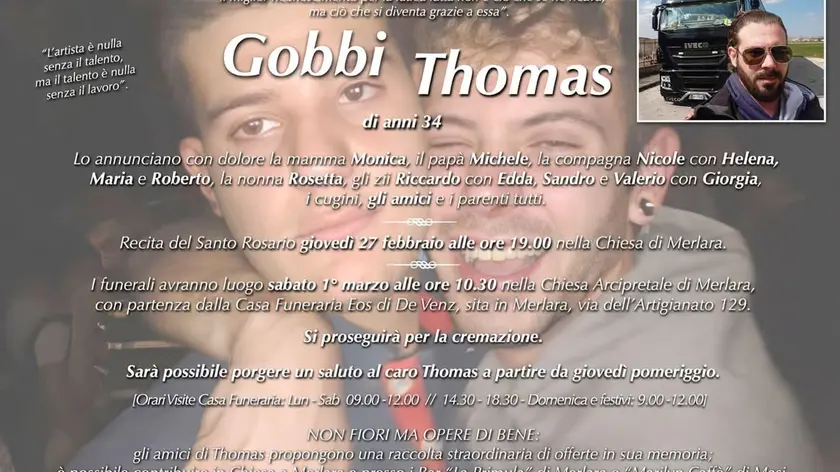 L’epigrafe con la foto di Thomas Gobbi e del fratello Kevin, morto in un incidente stradale nel 2015