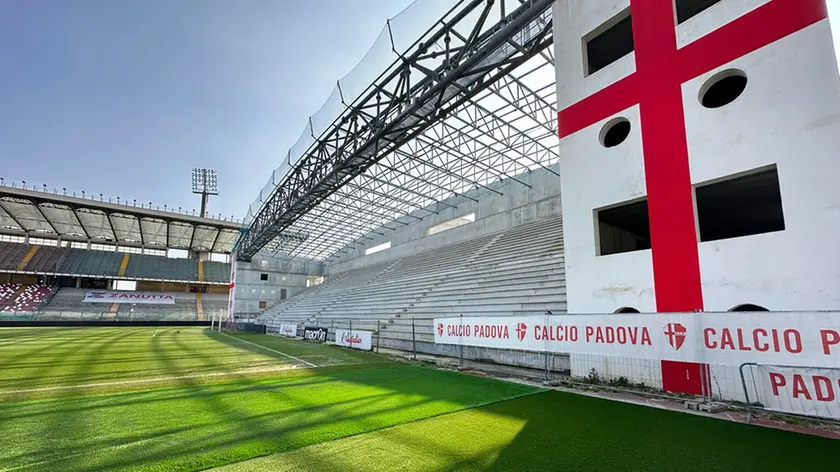 La curva sud dello stadio Euganeo