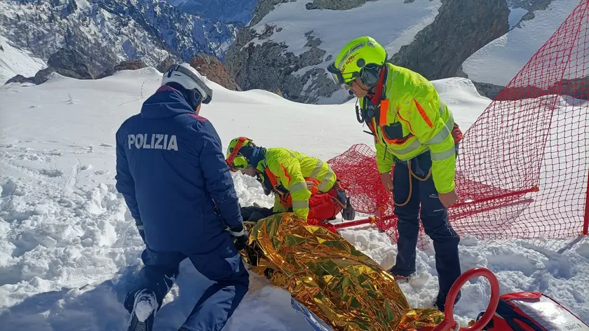 I soccorsi su una pista di sci dopo un incidente