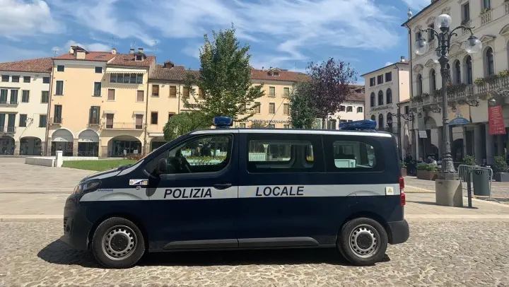 La polizia locale a Este