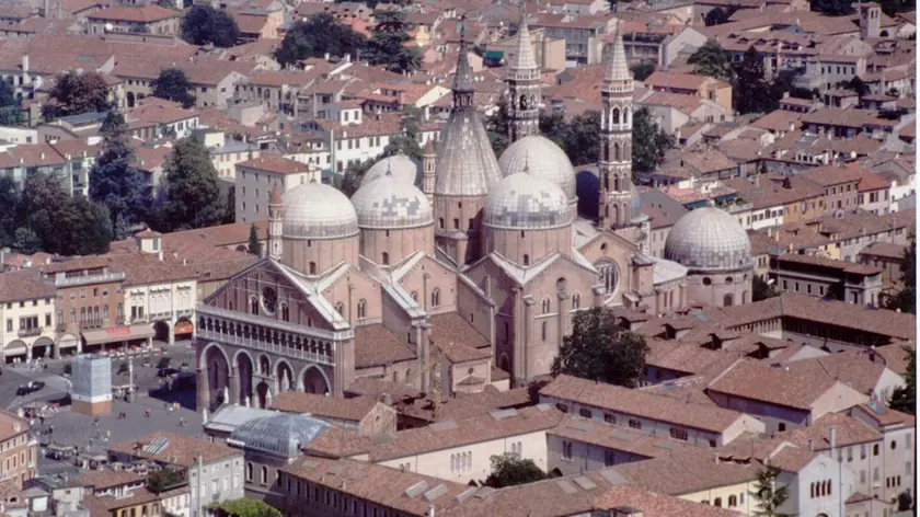 Una veduta dall'alto di Padova. Quanto costa comprare casa in città?