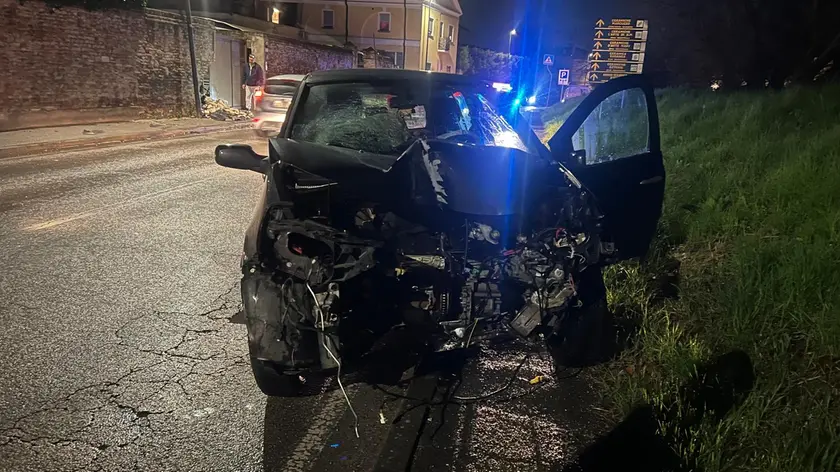 La Clio coinvolta nell'incidente