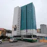 La Torre Belvedere davanti alla stazione dei treni
