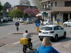 La rotonda davanti all’ingresso delle piscine (foto Bianchi)