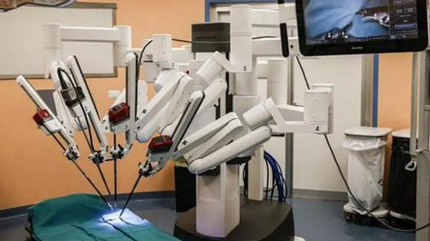La mano robotica del sistema Da Vinci Xi