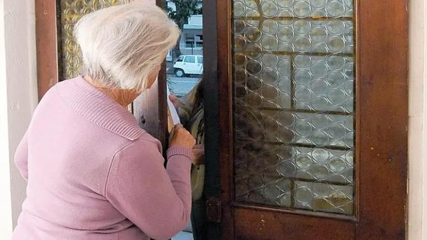 Anziana sventa la truffa e fa arrestare il malvivente