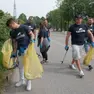 La raccolta dei rifiuti lungo le strade