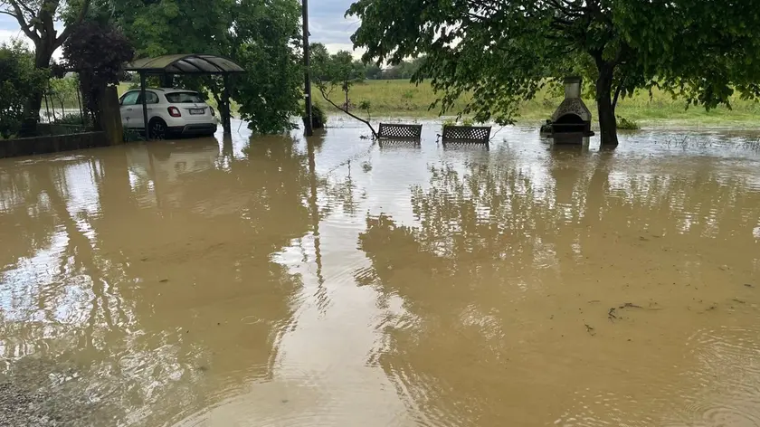 Una delle strade dell'Alta Padovana allagata dopo l'acquazzone