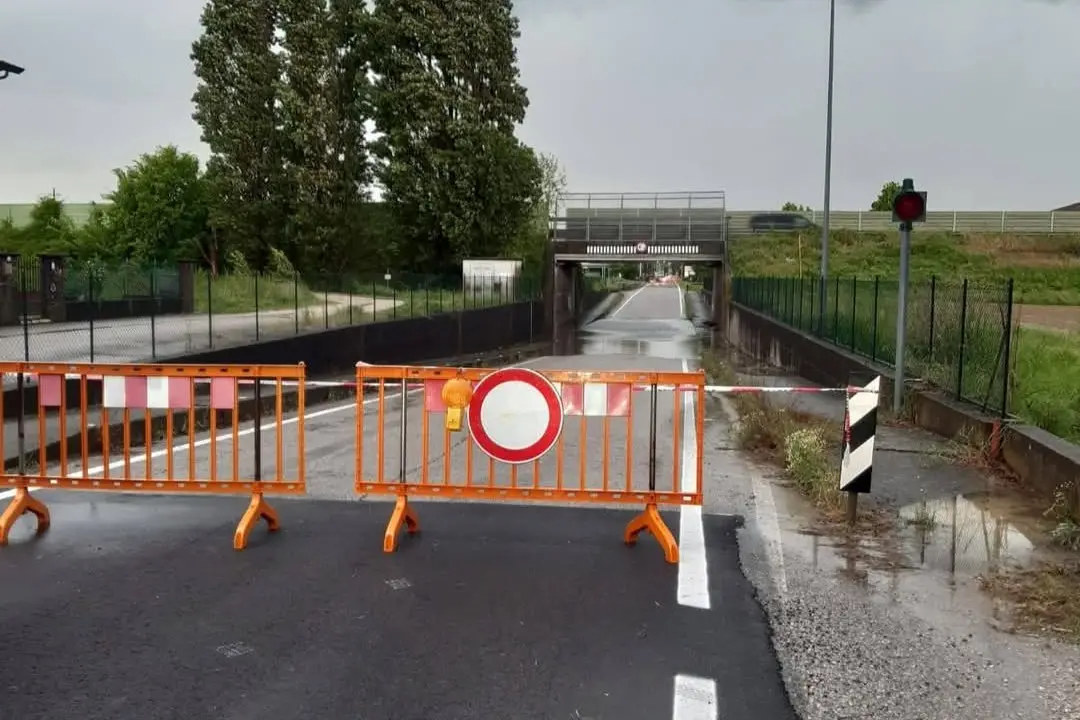 Il sottopasso allagato di via Mario Visentin a Camposampiero