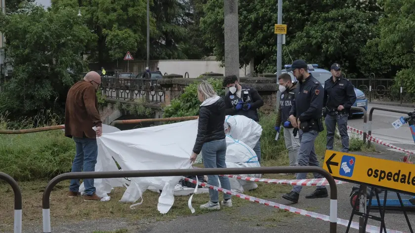 Trovato un cadavere nel canale San Massimo a Padova