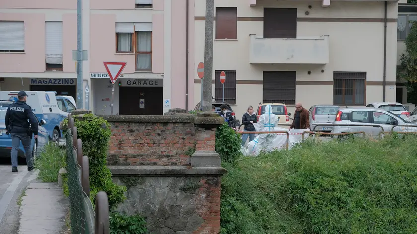 La polizia sul luogo del ritrovamento