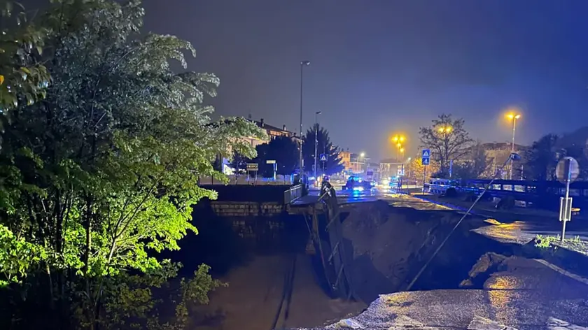 La voragine sulla strada