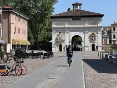 Piazza Portello, quasi tutta pedonalizzata (foto Bianchi)