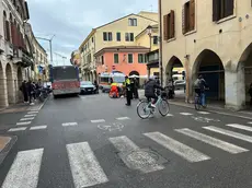Un intervento dell'ambulanza in via Belzoni