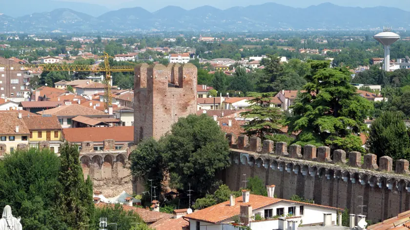 L’aggressione è avvenuta in un bar di Castelfranco (foto Macca)