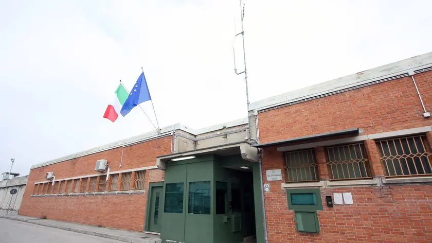 L’ingresso della Casa circondariale dove è stato portato il marito violento