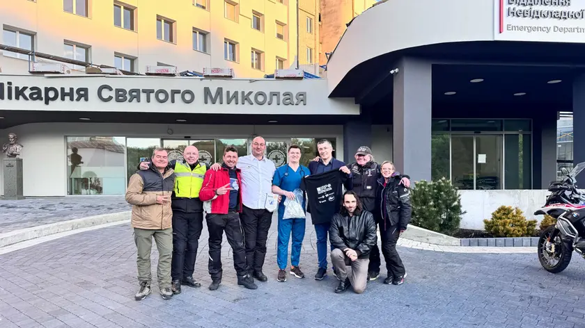 Sono partiti per portare aiuti e medicine negli ospedali colpiti dalla guerra in Ucraina