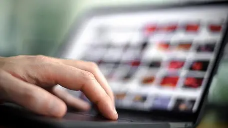 Sedicenne scoperto con video pedopornografici su Telegram: incastrato da agente sotto copertura