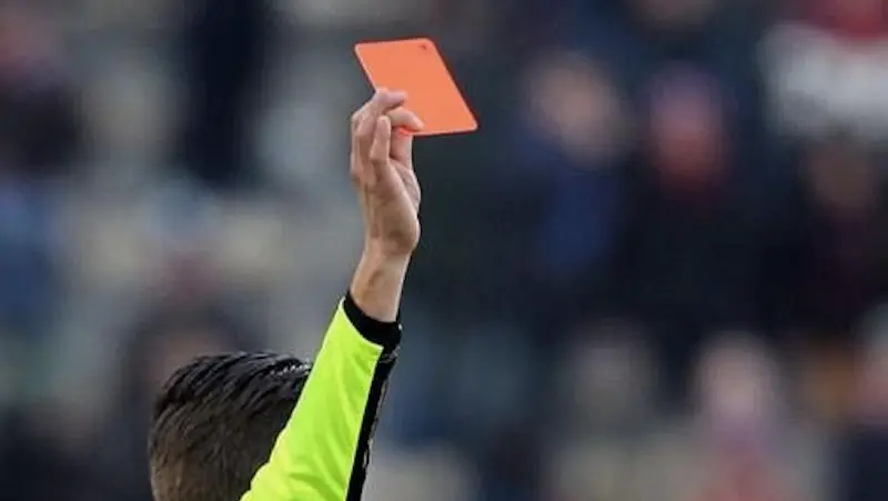 Oltre alla squalifica di cinque anni, il giudice sportivo ha inflitto a Grecea il Daspo per tutti gli eventi sportivi in ambito Figc