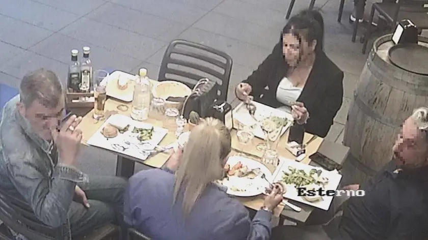 I turisti che hanno mangiato e poi si sono dati alla fuga